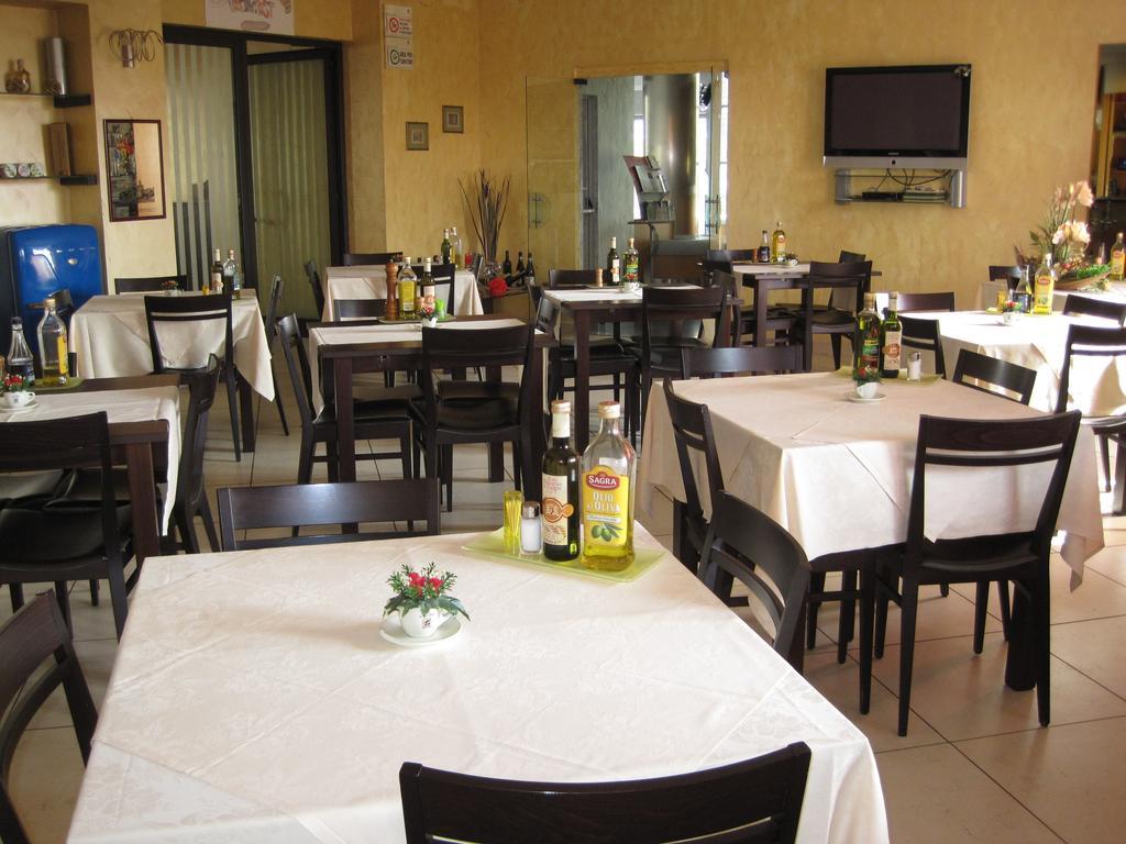 Hotel Italia Carmagnola Εξωτερικό φωτογραφία