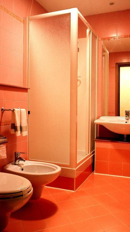 Hotel Italia Carmagnola Δωμάτιο φωτογραφία