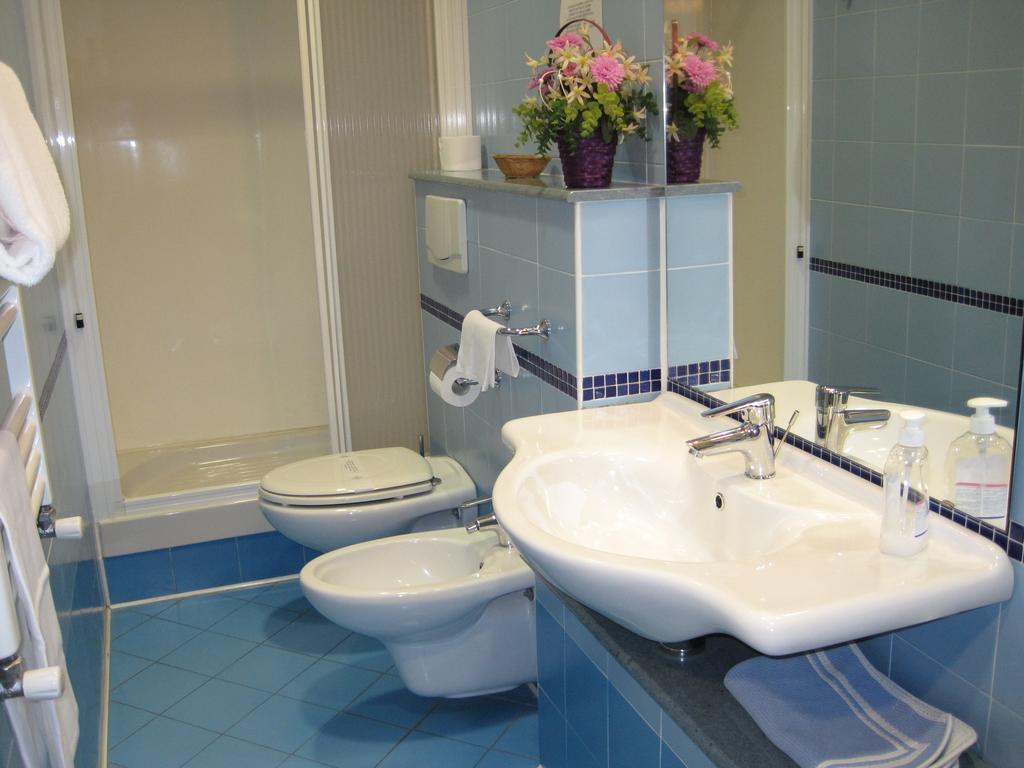Hotel Italia Carmagnola Δωμάτιο φωτογραφία